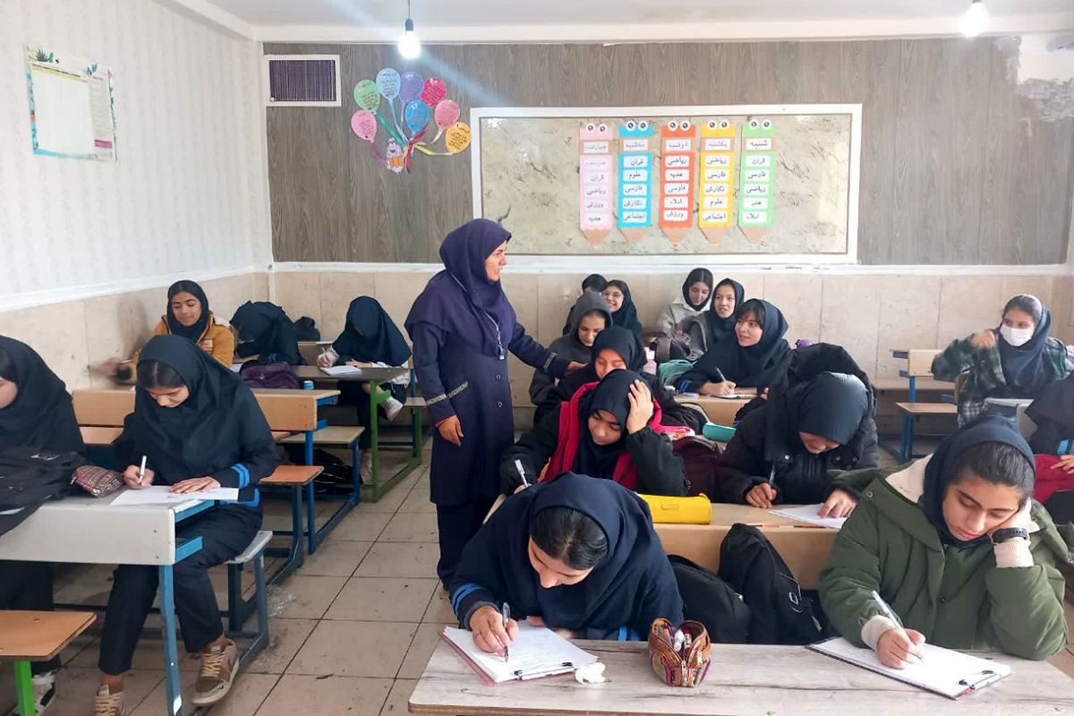 برگزاری آزمون شبه تیمز شماره۲ در دبیرستان ارمغان