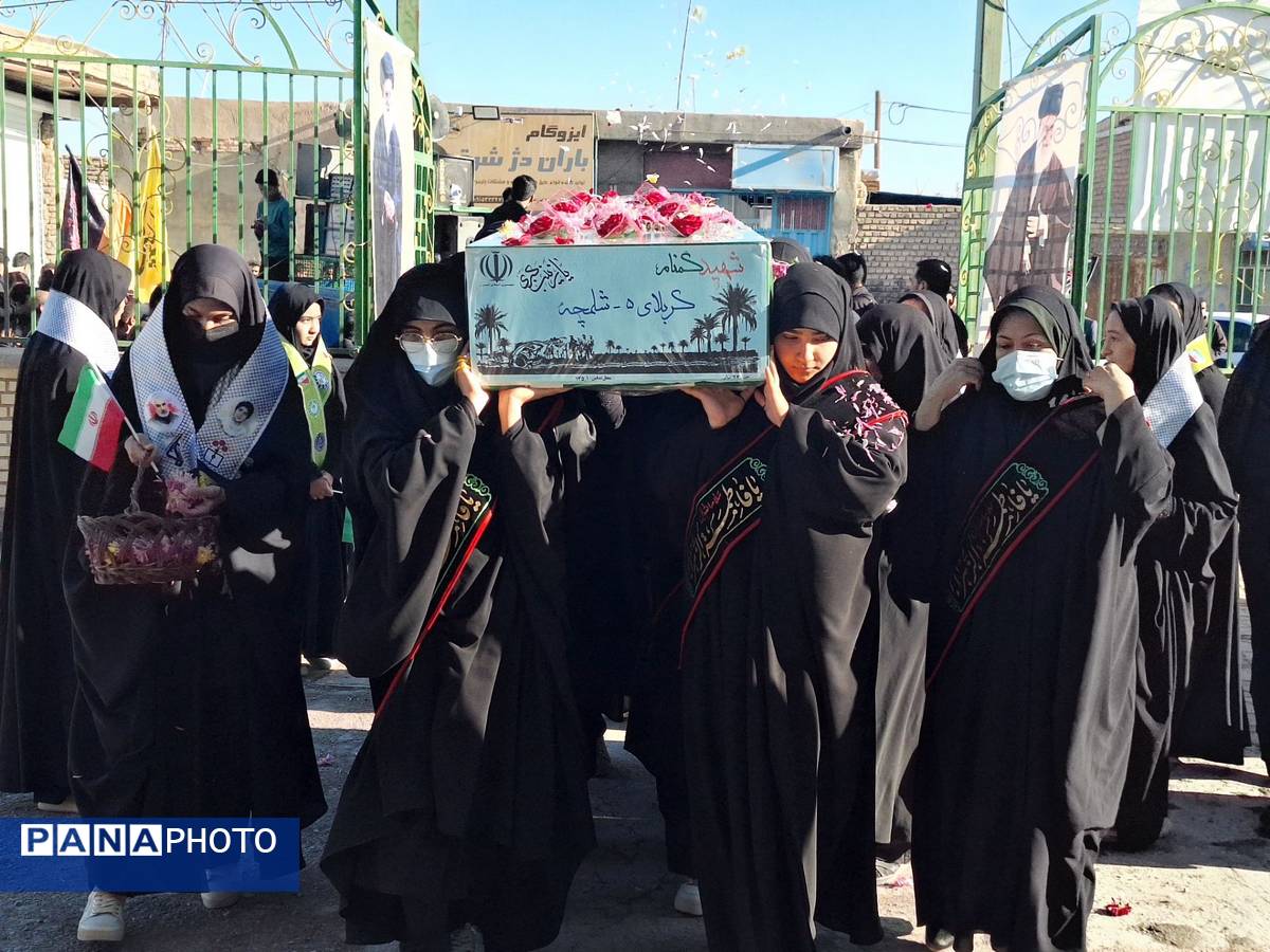 تشییع پیکر شهید گمنام به دست دانش آموزان و مردم روستای جابوز