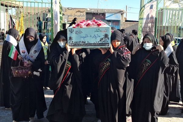 تشییع پیکر شهید گمنام به دست دانش آموزان و مردم روستای جابوز