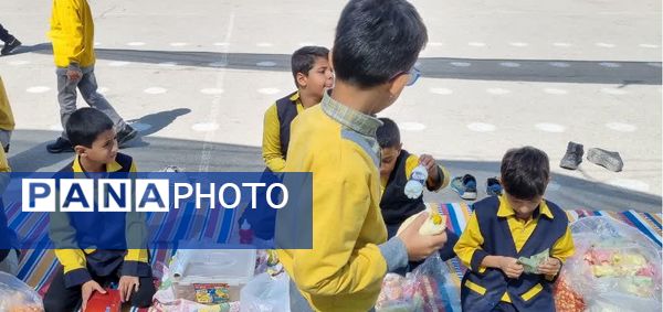 بازارچه کسب و کار دانش‌آموزی دبستان علی اکبر دهخدا  