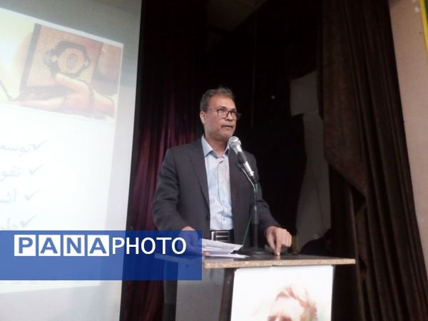 جلسه توجیهی معاونین و مربیان پرورشی مدارس کاشمر