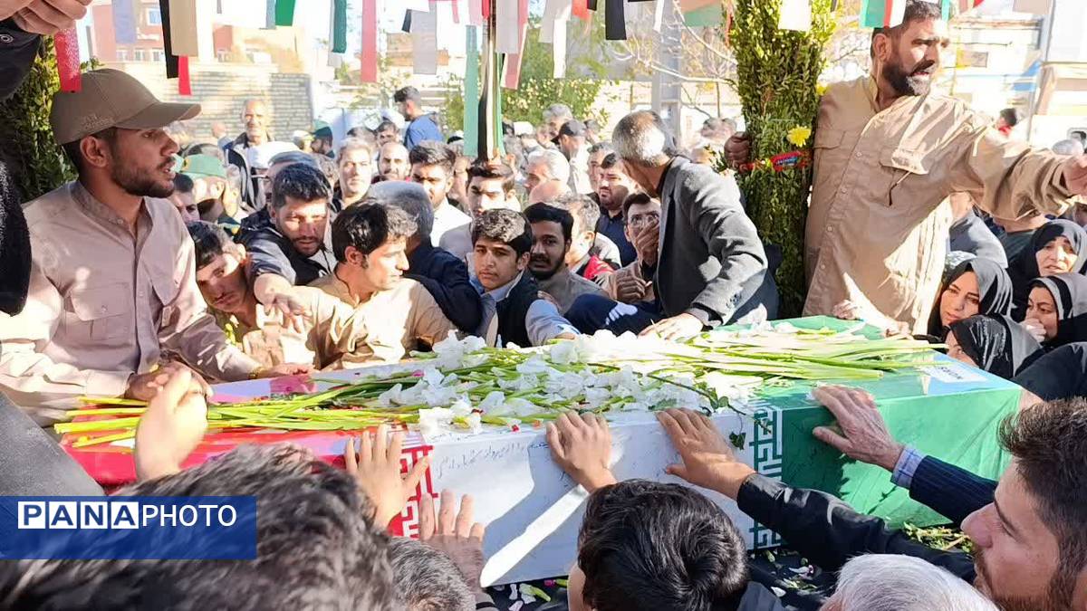 استقبال باشکوه مردم کوهدشت از شهدای گمنام  
