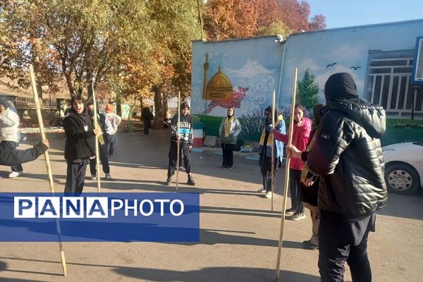 اعزام دانش آموزان شهرستان ورامین به اردو یک روزه تمشک