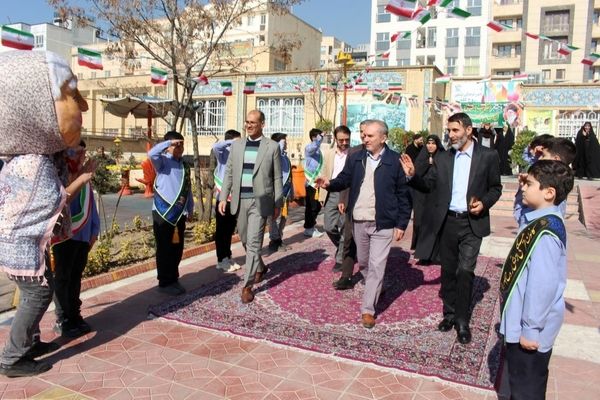 جشن پرشور چهل و ششمین سالگرد انقلاب در کانون روح‌الله منطقه ۵ تهران