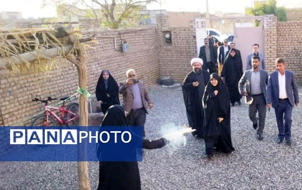 حضور معاون رئیس جمهوری در منازل جان باختگان معدن طبس در بخش انابد