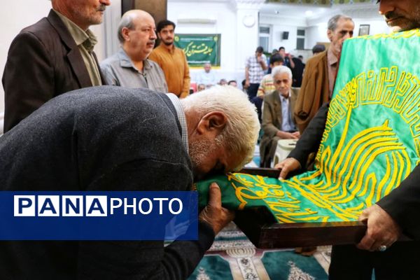 پرچم متبرک امام رضا (ع) در جشن ولادت امام رئوف در مسجد امام حسن عسکری (ع) بجنورد 