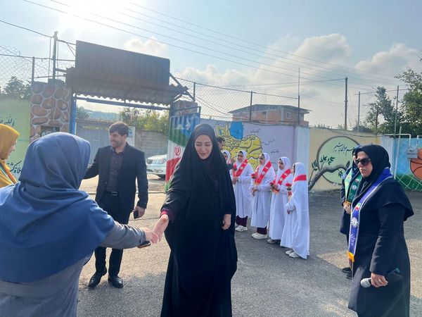 بازدید مسئولان سازمان دانش‌آموزی مازندران از مدرسه تمام‌تشکیلاتی مرحوم یوسف بزرگی قائمشهر