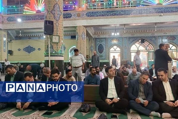 حضور پرشور دانش‌آموزان و فرهنگیان در نماز جمعه این هفته شهرستان ورامین