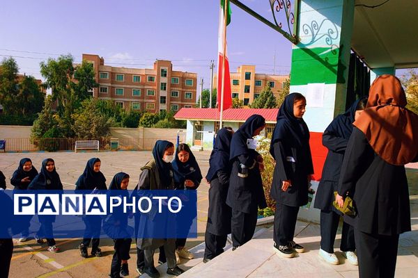المپیاد و کارسوق هندسه در مدرسه فرزانگان 2 شهر پرند 