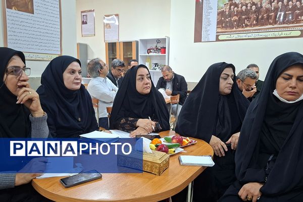 کارگاه آموزشی مدیران مدارس تراز قرچک