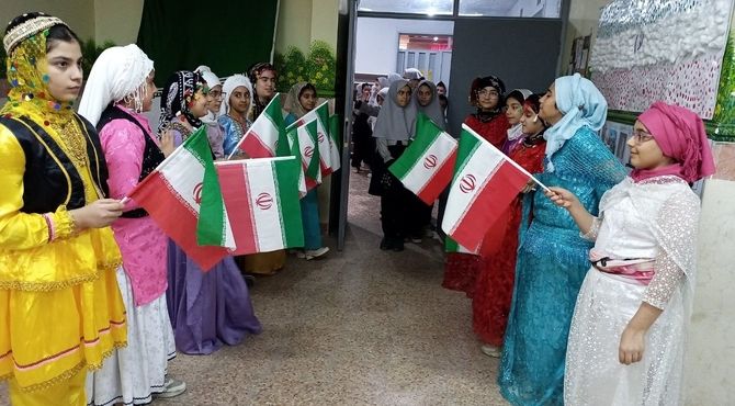 نمایشگاه فرهنگی_هنری و جشن ایرانمون در دبستان شهید آقچه‌لو رباط‌کریم