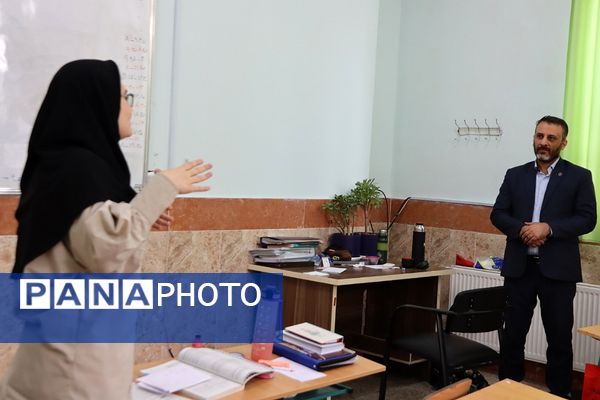 بازدید مدیر آموزش و پرورش شهرستان اسلامشهر از اردوی مطالعاتی دبیرستان دوره دوم فرزانگان اسلامشهر