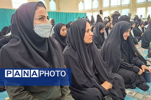 اجتماع بزرگ جوانان نقش آفرین و گام دوم انقلاب به‌مناسبت گرامیداشت هفته دفاع مقدس