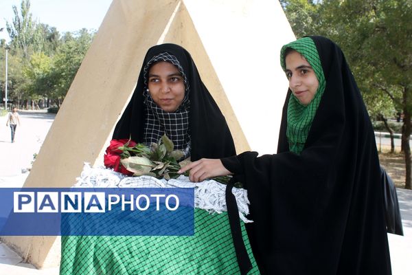 نواختن زنگ ایثار، شهادت و نماز در آموزشگاه ولایت شهرستان فریمان