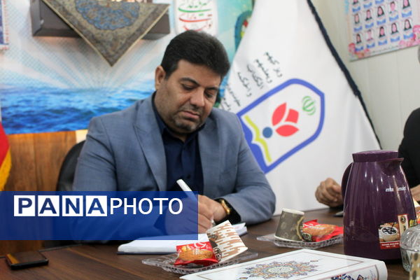 جلسه برنامه‌ریزی بزرگداشت هفته دفاع مقدس در اداره‌کل آموزش و پرورش استان بوشهر