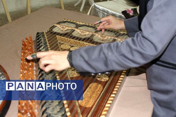 آیین افتتاحیه نمایشگاه هنری «ماها» در هنرستان شهید تاجیک بهارستان‌دو