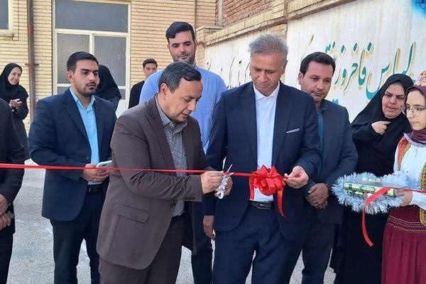 زمین ورزشی روباز مدرسه صدیقه کبری عجب‌شیر افتتاح شد
