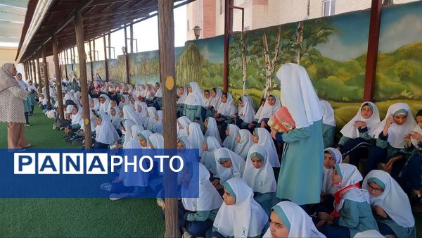 جشنی خاص در مدرسه شاهد نیک اندیشان یزد