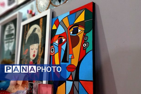 نمایشگاه هنری «هفته ماها» روایت تصویر از پیوندهای نادیدنی