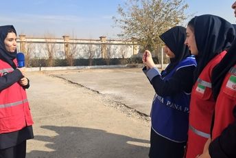  مانور زلزله با تمرین آمادگی در برابر بحران در هنرستان حضرت زینب(س) ناحیه ۴ کرج