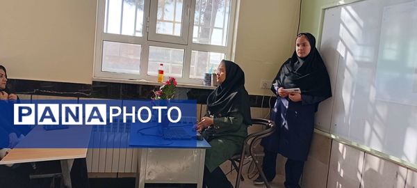 دومین جلسه هدایت تحصیلی پایه نهم در دبیرستان مادرمهربان خلیل آباد