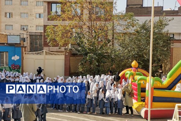 خانه کودک در مدرسه؛ تجربه‌ای نو برای دانش‌آموزان ورامینی 