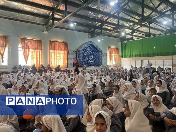 جشن شاد روز کودک در دبستان احمد کاظمی ۲ همراه با مسابقات جذاب 