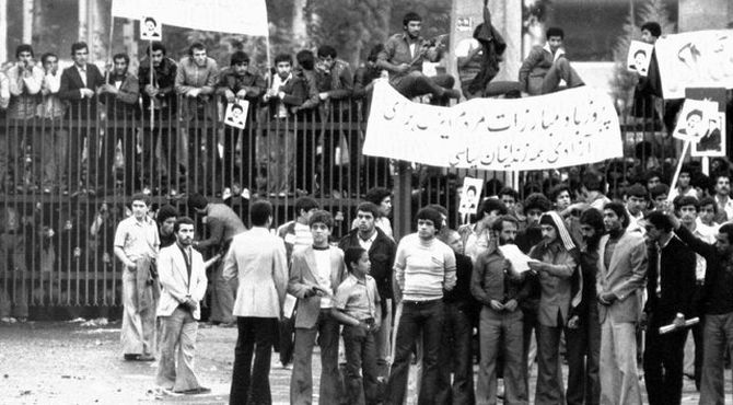 ۱۳ آبان نماد ایستادگی و مقاومت دانش‌آموزان