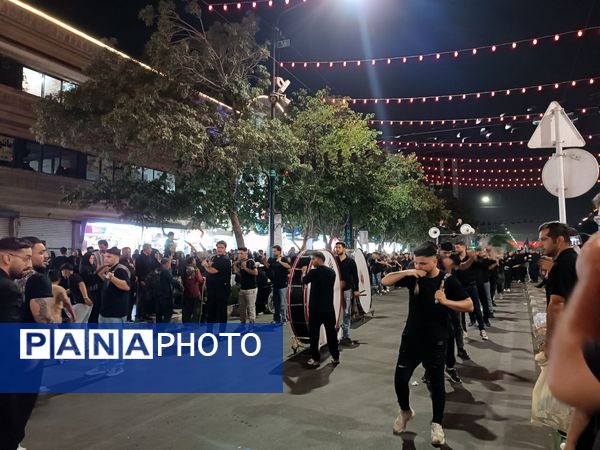حال‌وهوای خیابان‌های مشهد در شب شهادت امام رضا(ع)