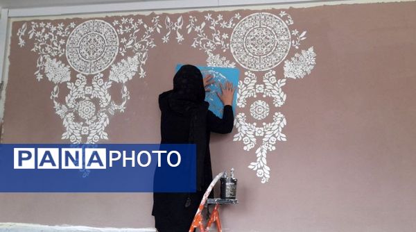 رنگ آمیزی و پتینه‌کاری هنرستان حضرت معصومه (س) شیروان در اوقات فراغت تابستان