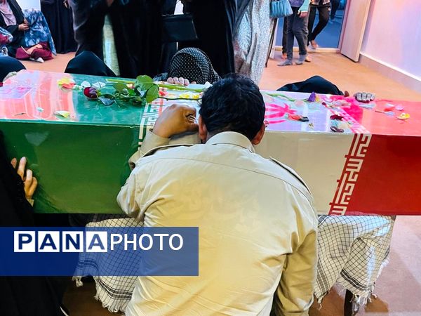 عشق و شور مردم میناب در تشیع پیکر شهدای گمنام