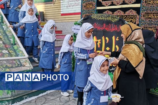 مراسم عزاداری و توزیع نذری به مناسبت ایام فاطمیه در مدارس شهرستان ورامین