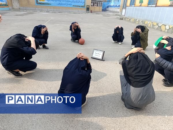 بیست‌وهفتمین مانور سراسری زلزله و ایمنی در دبیرستان میرزا جعفر سروقد