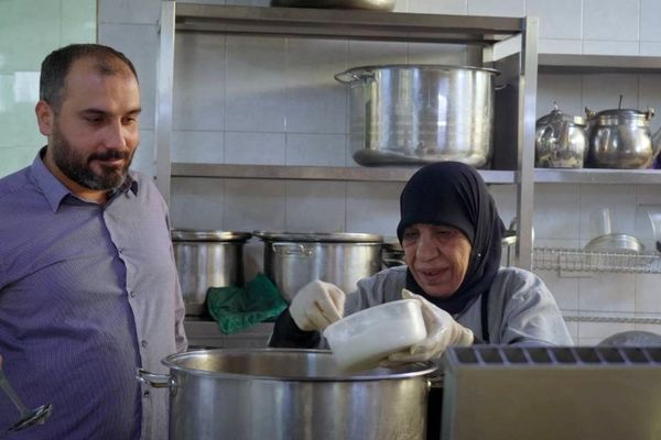 سفر به سرزمین مقاومت، با روایتی متفاوت در مستند «کوله بر دوش»