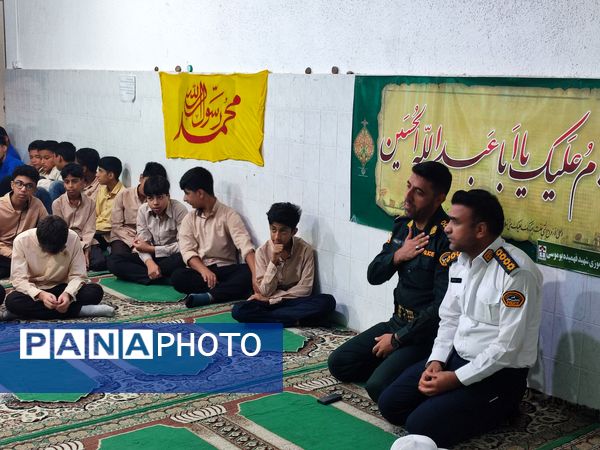 آموزش پیشگیری‌های اجتماعی در دبیرستان پسرانه جزیره بوموسی 