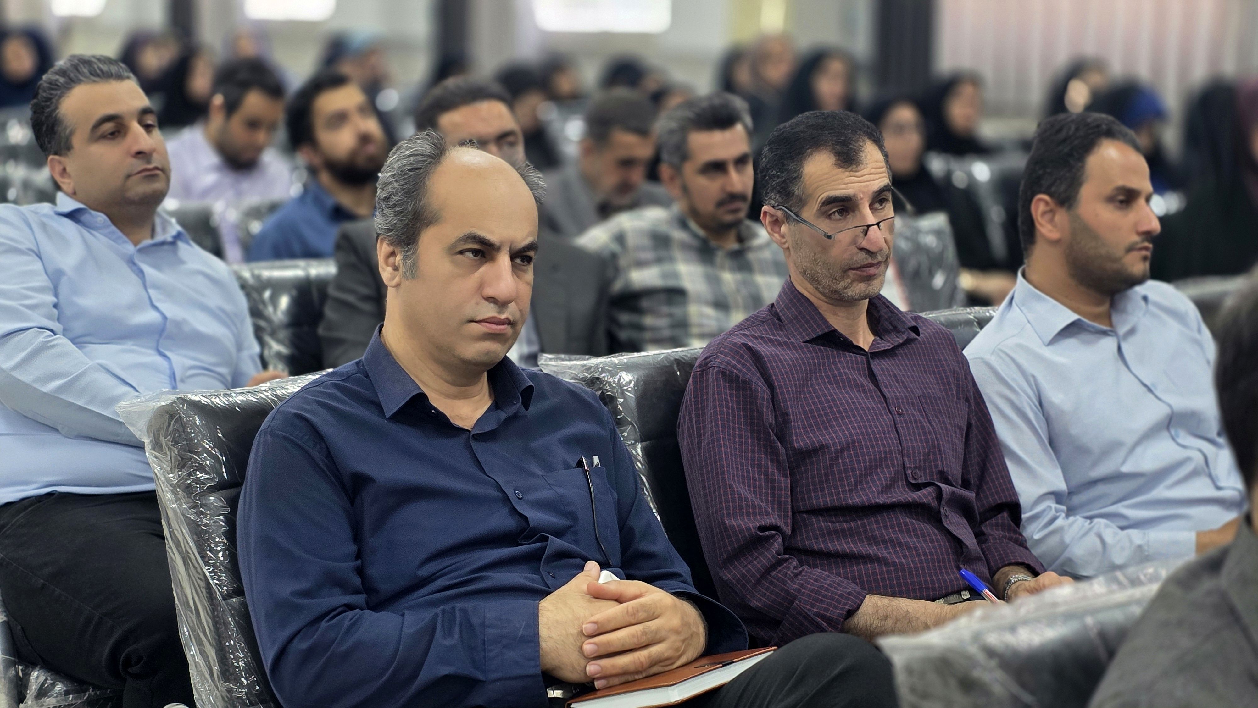 جلسه فصلی مدیران مدارس ابتدایی قائمشهر