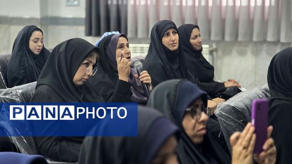 کارگاه مقاله‌نویسی آموزش‌دهندگان سوادآموزی در قائمشهر