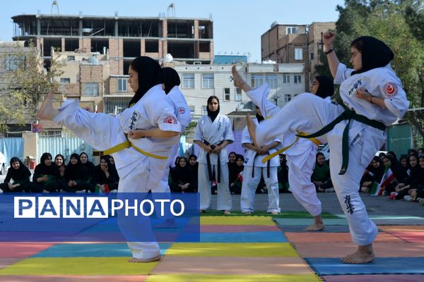 از حرکات رزمی دانش‌آموزان تا طناب‌کشی معلمان، المپیاد ورزشی مدرسه حکمت بهارستان‌دو