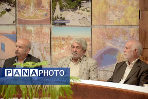 دیدار صمیمانه مسئولین سازمان‌ها و ادارات کاشمر با شهردار