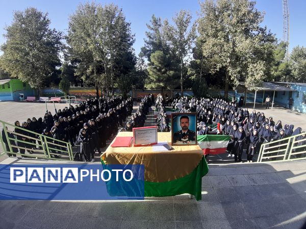 ماه دانایی فرا میرسد