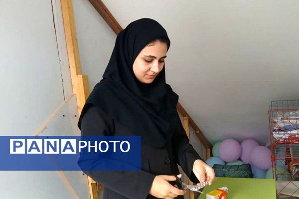 افتتاحیه طرح سفیران سلامت فیروزکوه همراه با اهدای کارت و توزیع مکمل
