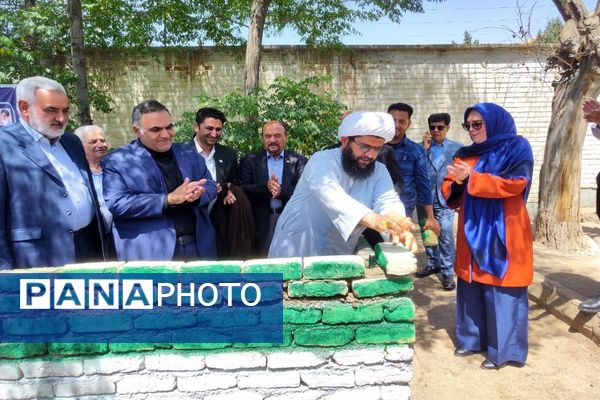آیین خشت‌گذاری هنرستان اطلس روان کارا شهرستان پاکدشت 