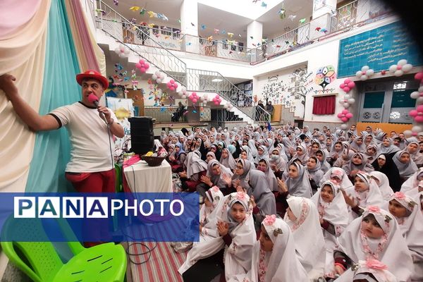 برگزاری جشن میلاد امام رضا علیه السلام در دبستان شاهد ام البنین (س) ناحیه دو شهرری 