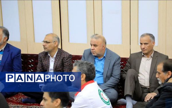 دیدار مدیرکل و کارکنان بنیاد شهید و امور ایثارگران خراسان جنوبی با نماینده ولی فقیه