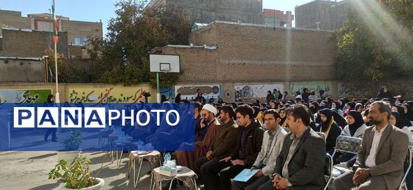 برگزاری انتخابات شورای دانش‌آموزی در مدرسه شاهد آمنه