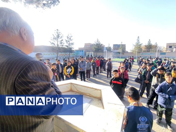 تجلیل از خبرنگار ارشد دبستان شهید پسندیده فدافن