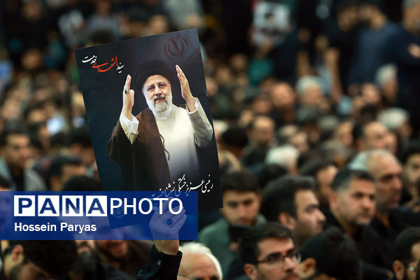 مراسم وداع با پیکر شهدای خدمت در مصلی تهران
