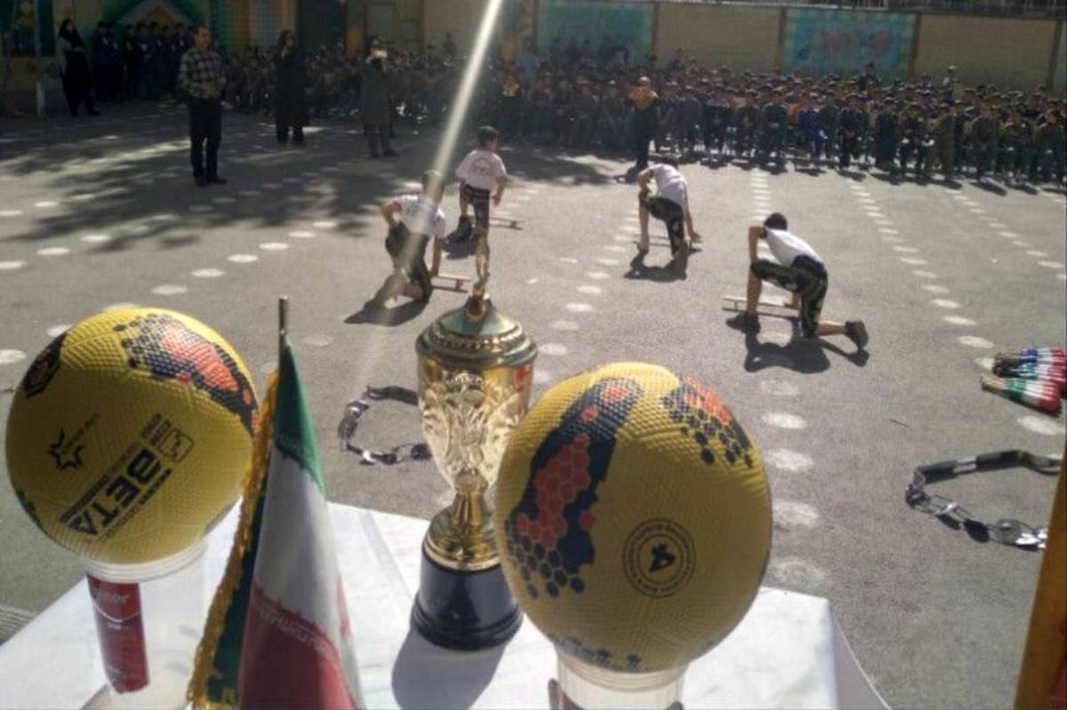 دانشآموزان دبیرستان سعدی در المپیاد ورزشی درونمدرسهای، عزم و توان خود را به نمایش میگذارند