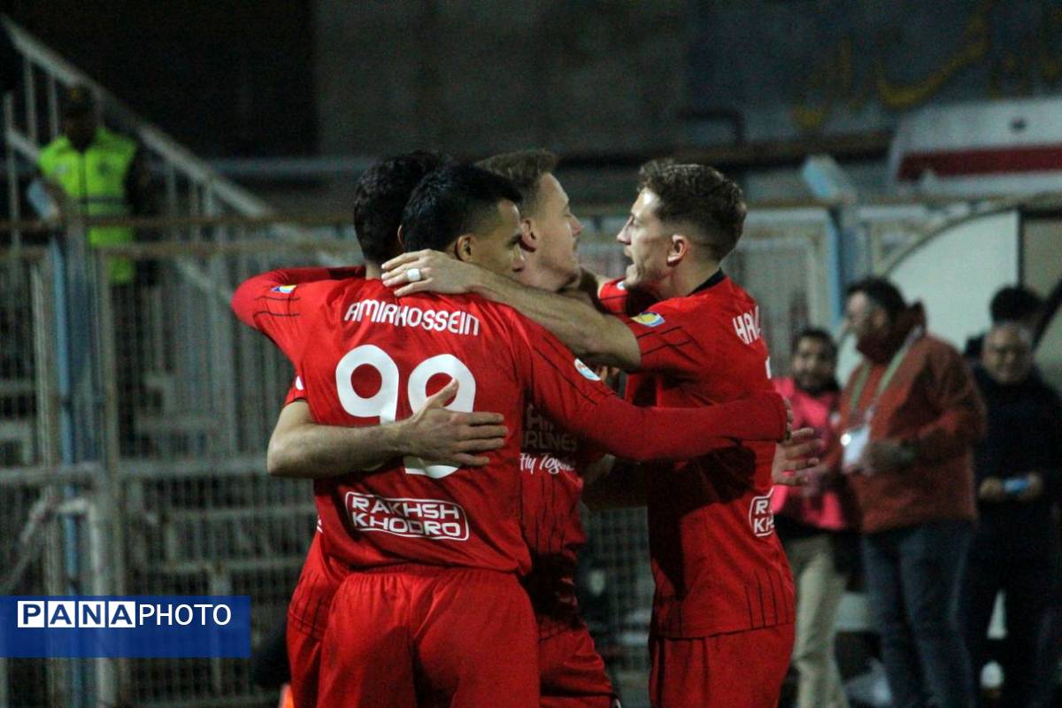 برد شیرین تراکتور در خانه مقابل چادرملو 