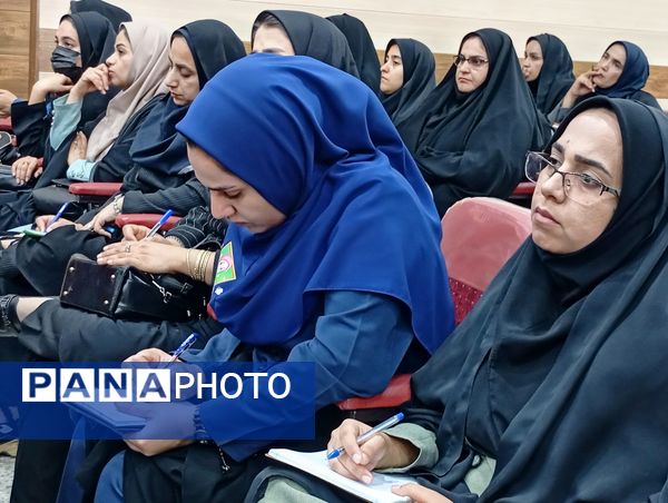 دوره ارزشیابی کیفی–توصیفی؛ گامی نو در مسیر توانمندسازی معلمان عنبرآباد